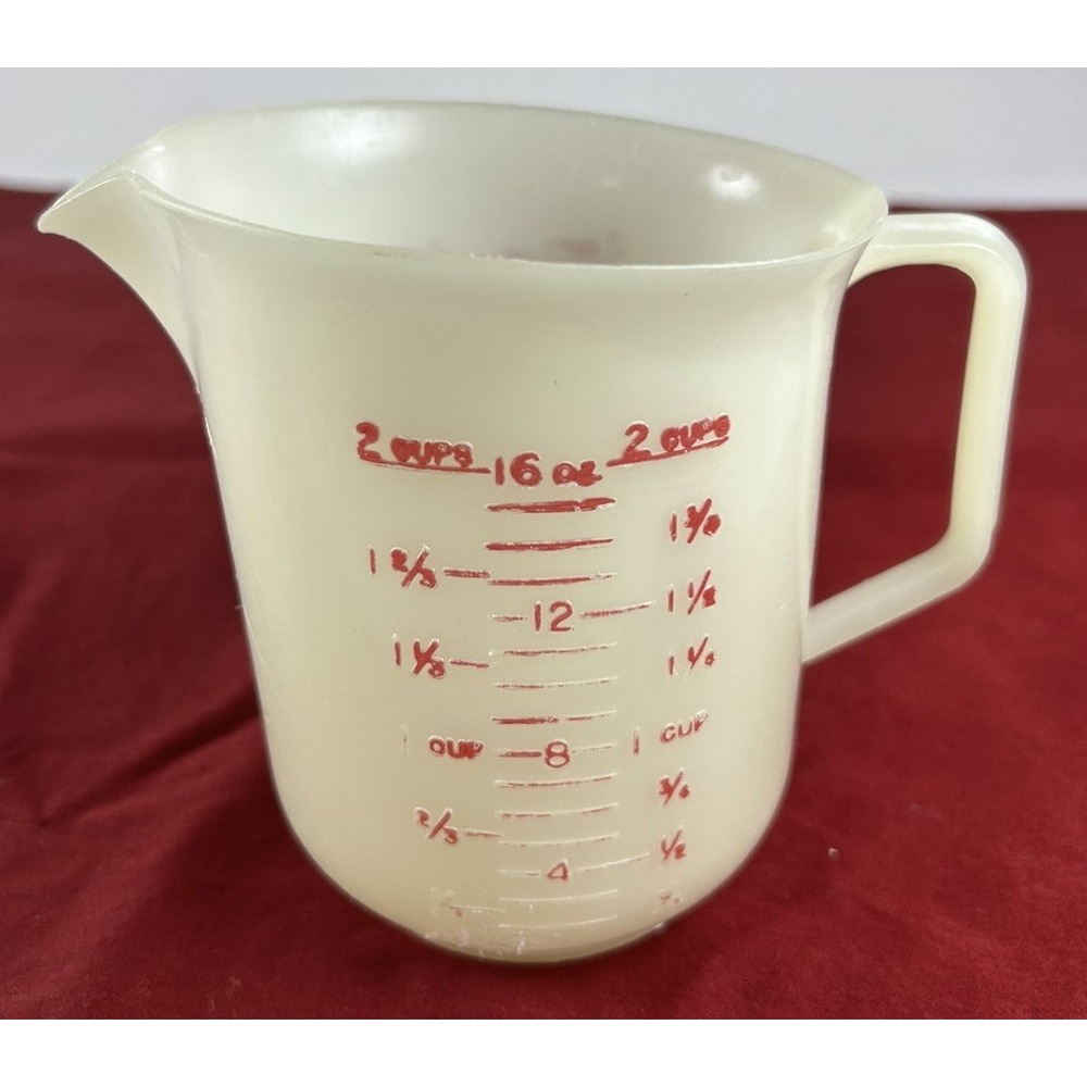 Vtg Tupperware 2 Cup 16 Oz Measuring Cup Pitcher 134 Raised Red Lettering *READ*